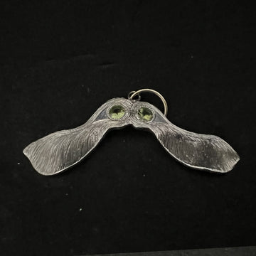 Malcolm Appleby 18ct Gold Sycamore Pendant with Peridot Stones